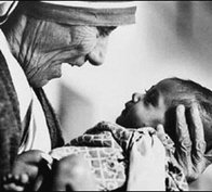 Mother_Theresa_with_armless_baby